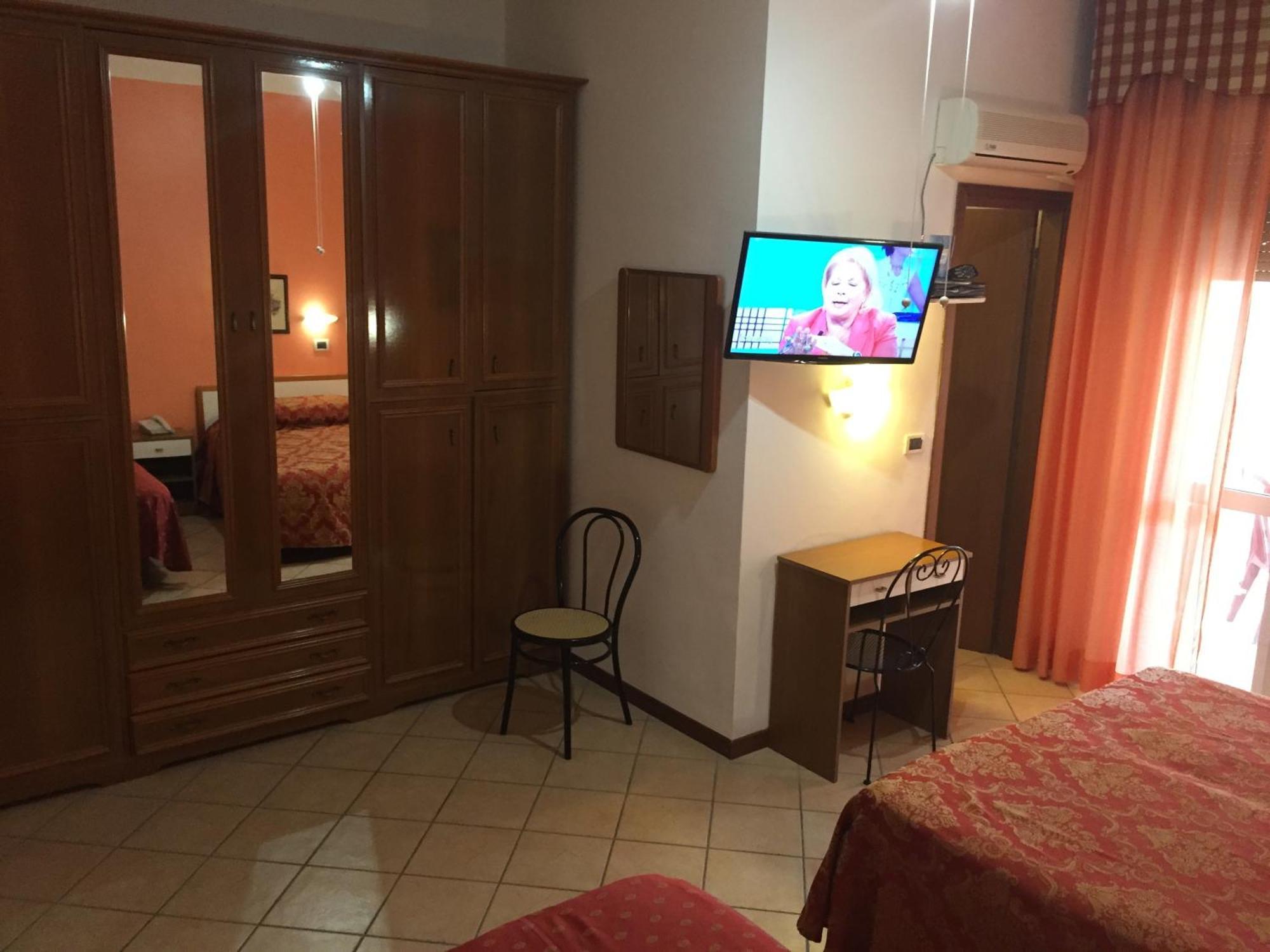 Hotel Magda Novafeltria Phòng bức ảnh