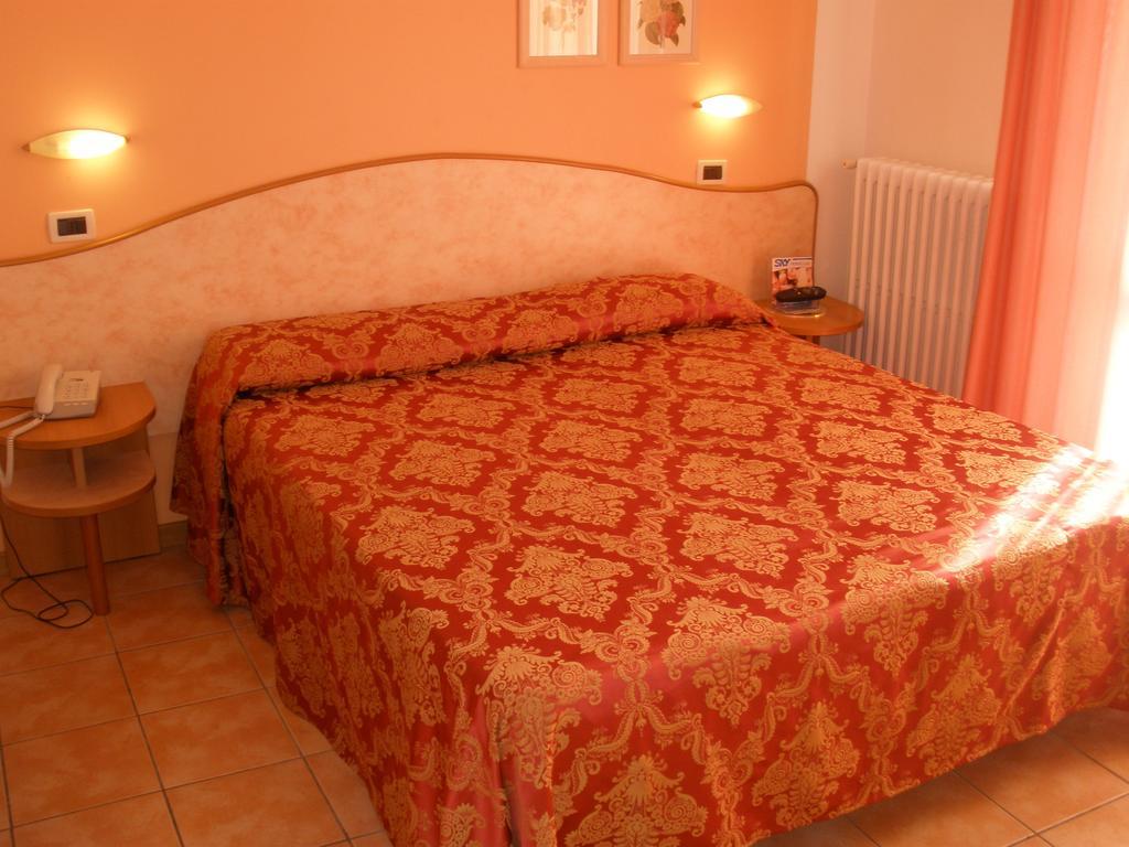 Hotel Magda Novafeltria Phòng bức ảnh