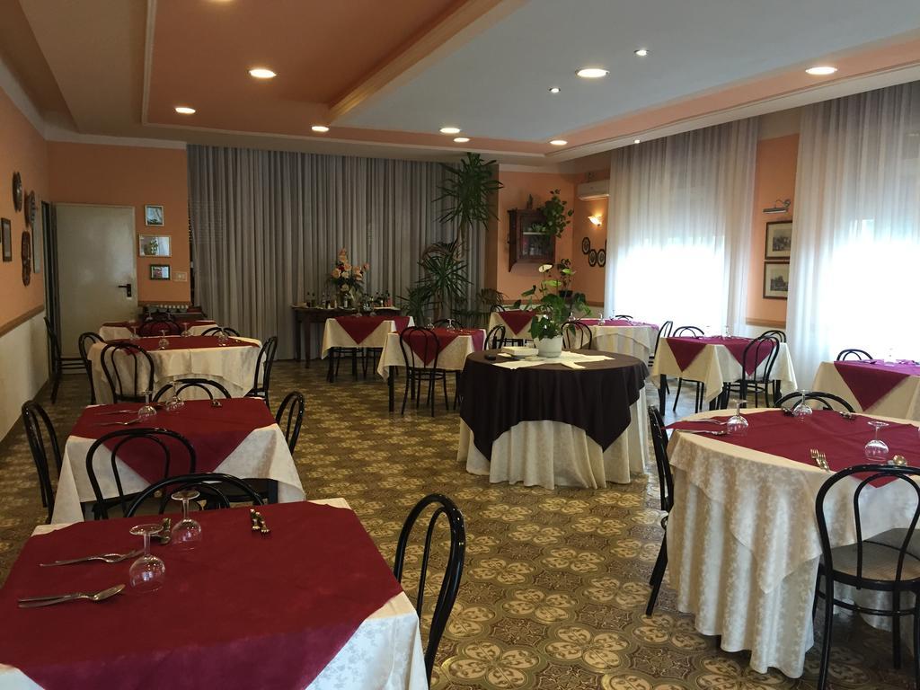 Hotel Magda Novafeltria Ngoại thất bức ảnh